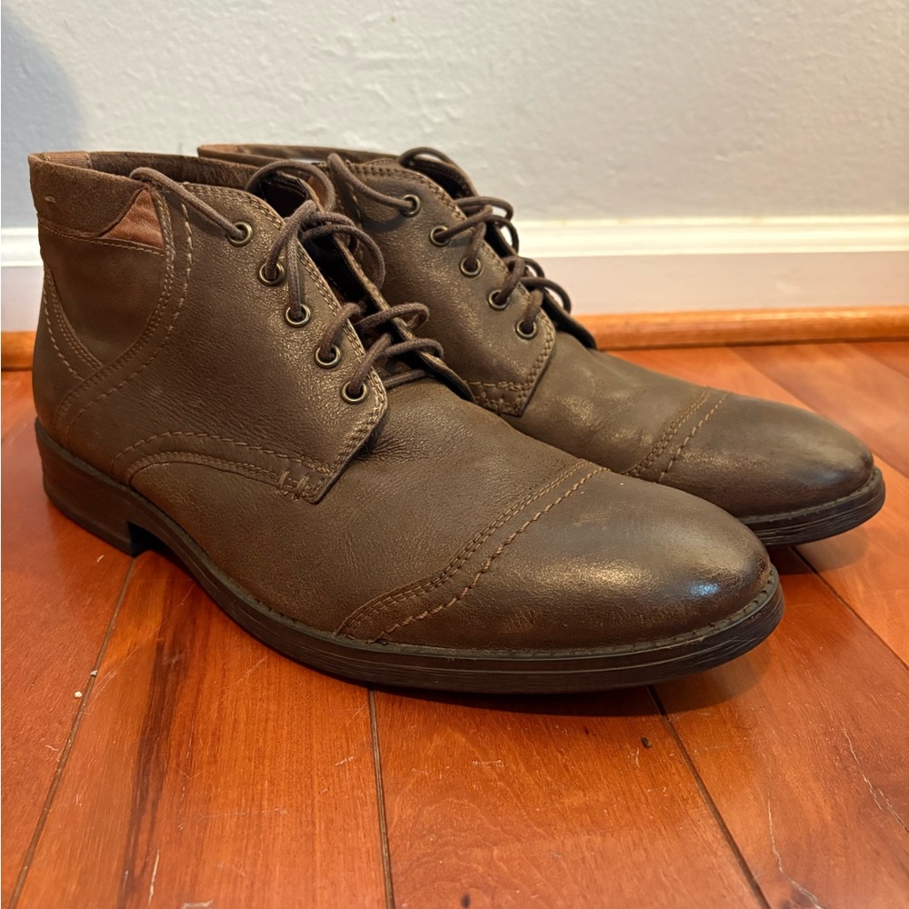Clark’s Men's Leather Chukka Boots in Dark Brown
